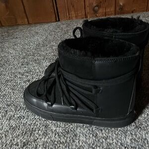 Black High-Top boots